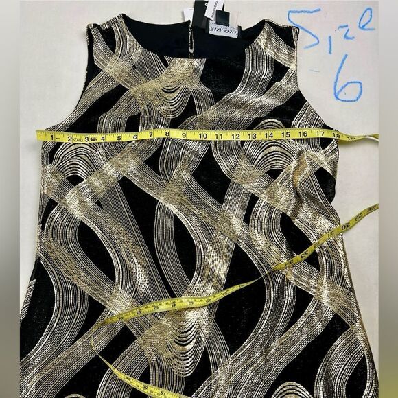Frank Lyman Metallic Swirl Dress - Picture 9 of 12